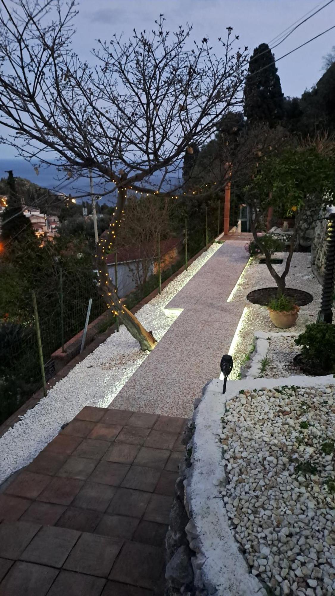 Villa Johnny And Mary'S House Breathtaking View タオルミーナ 部屋 写真